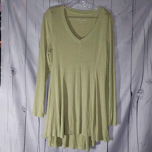 Soft Surroundings Tops - Soft Surroundings Chartreuse Green Soft Viscose V Neck Hi Low Swing Tunic
